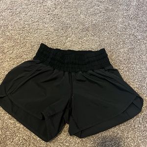 Lululemon hotty hot high rise black shorts